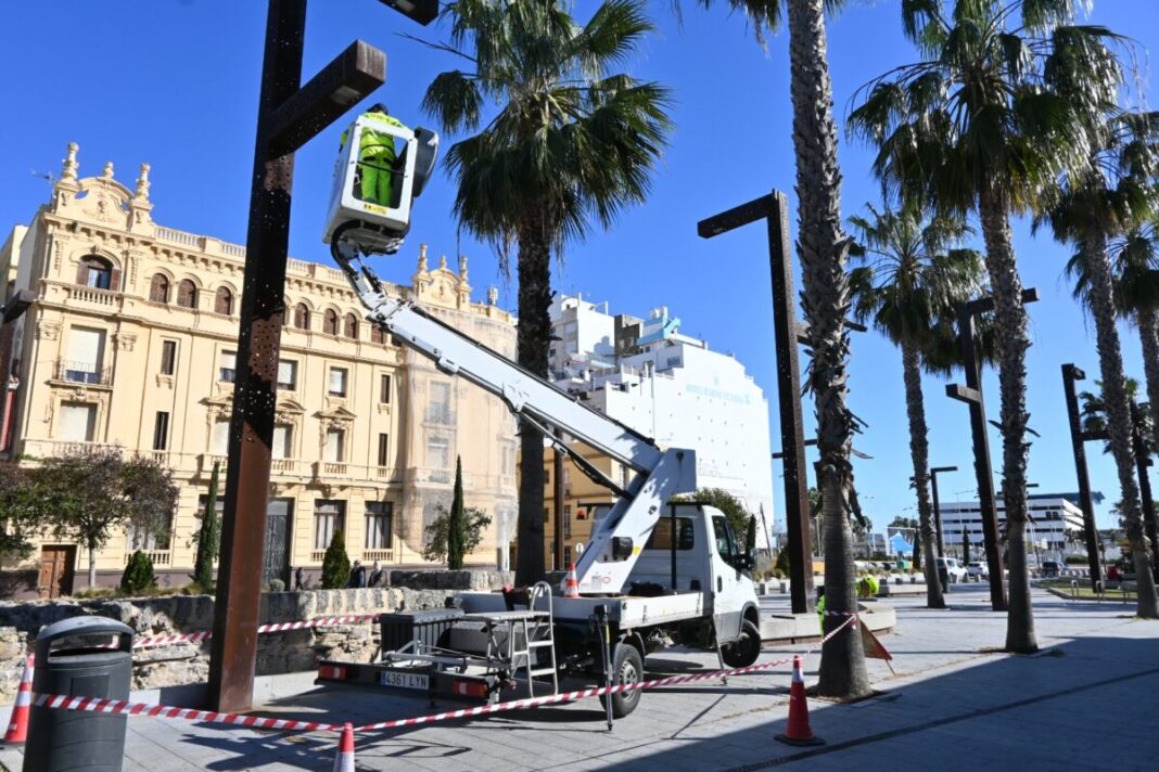 Algeciras renueva 92 puntos de luz en el Paseo del Río de la Miel con tecnología LED