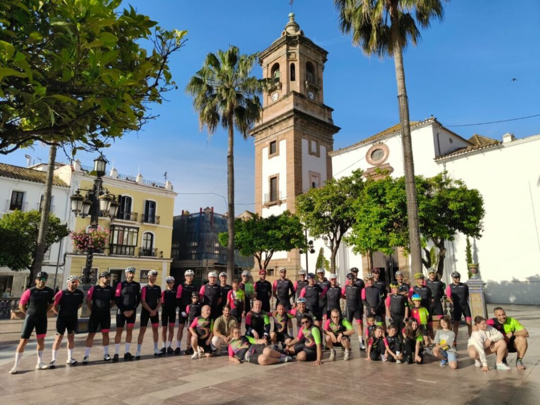 El Surpool Bike Team celebra su Clásica Subida al Castillo de Castellar con la participación del equipo de Apadis