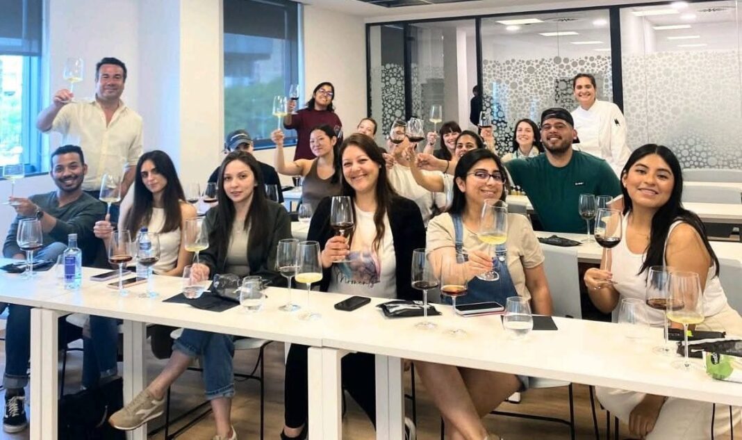 La Fundación Osborne firma un convenio con Barcelona Culinary Hub para impartir talleres de vinos y gastronomía de Cádiz a sus alumnos