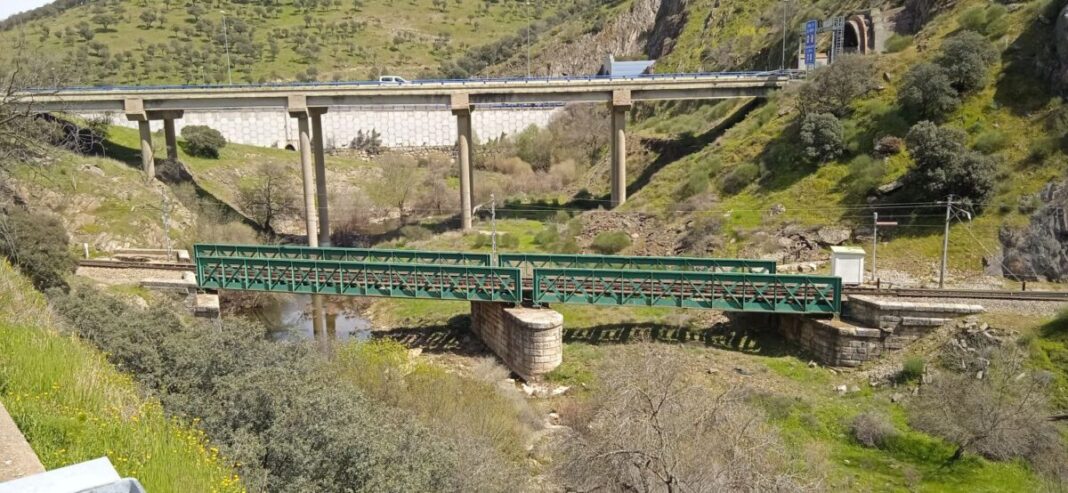 Adif inicia la adaptación del tramo Madrid-Algeciras a la autopista ferroviaria con 345 millones de euros