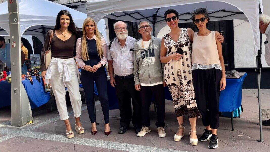Algeciras estrena en la calle Ancha el Paseo del Coleccionismo con más de veinte puestos