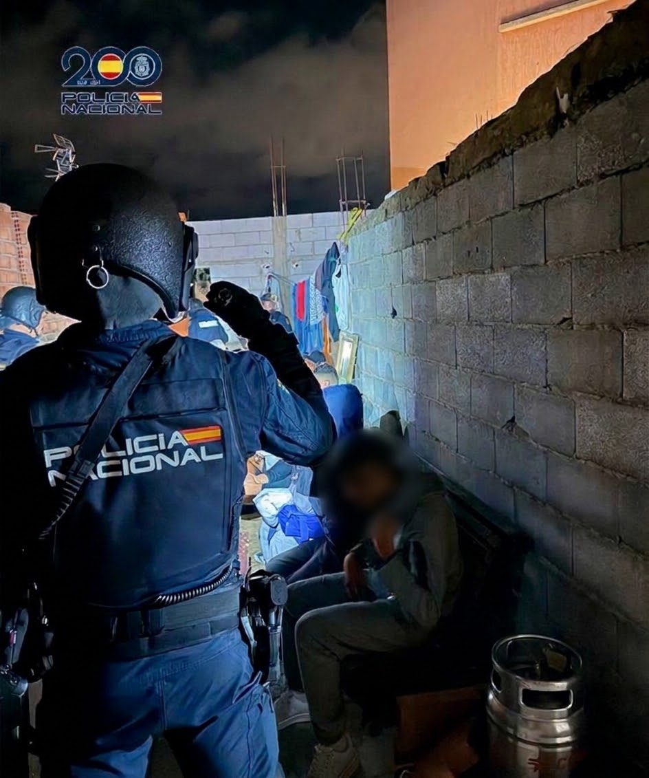 Ceuta localiza a 74 migrantes en un inmueble del barrio del Príncipe y detiene a su presunto responsable