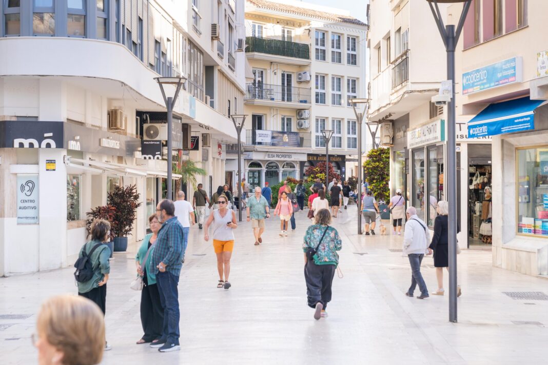 Estepona reduce al 7,78% su tasa de paro y ocupa el segundo puesto andaluz con menor desempleo